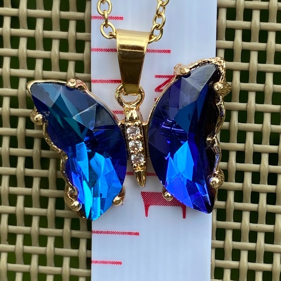 🦋NWT Beautiful Butterfly Crystal Necklaces’s-3 Pretty Colors-Sold Separately😊 - Picture 12 of 16